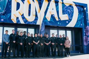 Royal Ambulance EMTs meet with Oakland Fire Department Mentors at base